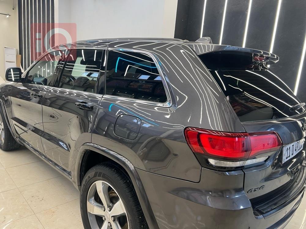 جیپ گراند شیرۆکی